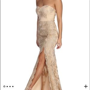 Windsor Paris Formal Floral Embroidered Long Formal/Prom dress